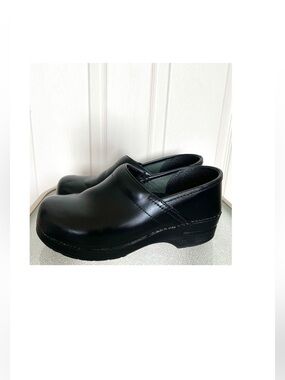 Dansko Black Oiled Leather Professional Clogs Size 10.5/11